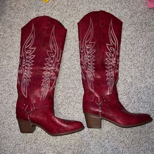 NEVER WORN Red Western Embroidered Boots
